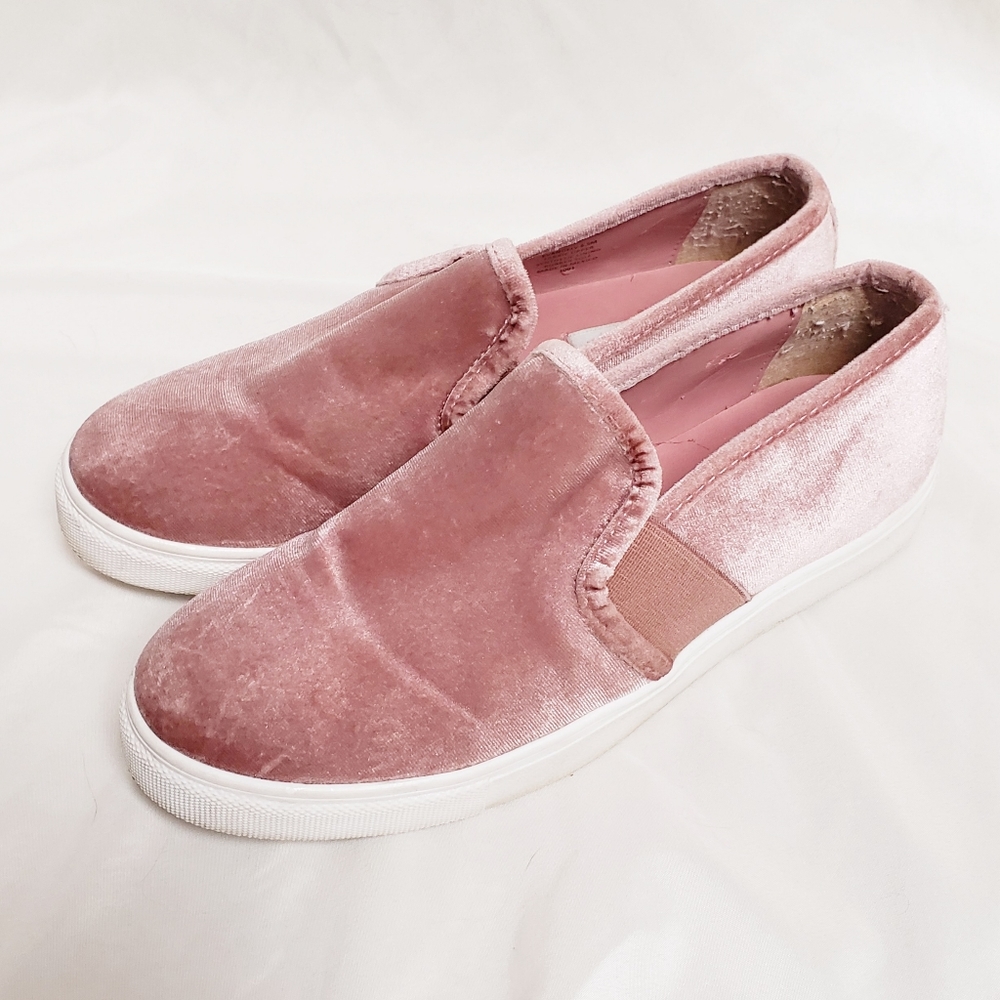 STEVE MADDEN Velvet Pink Slip-on Sneakers